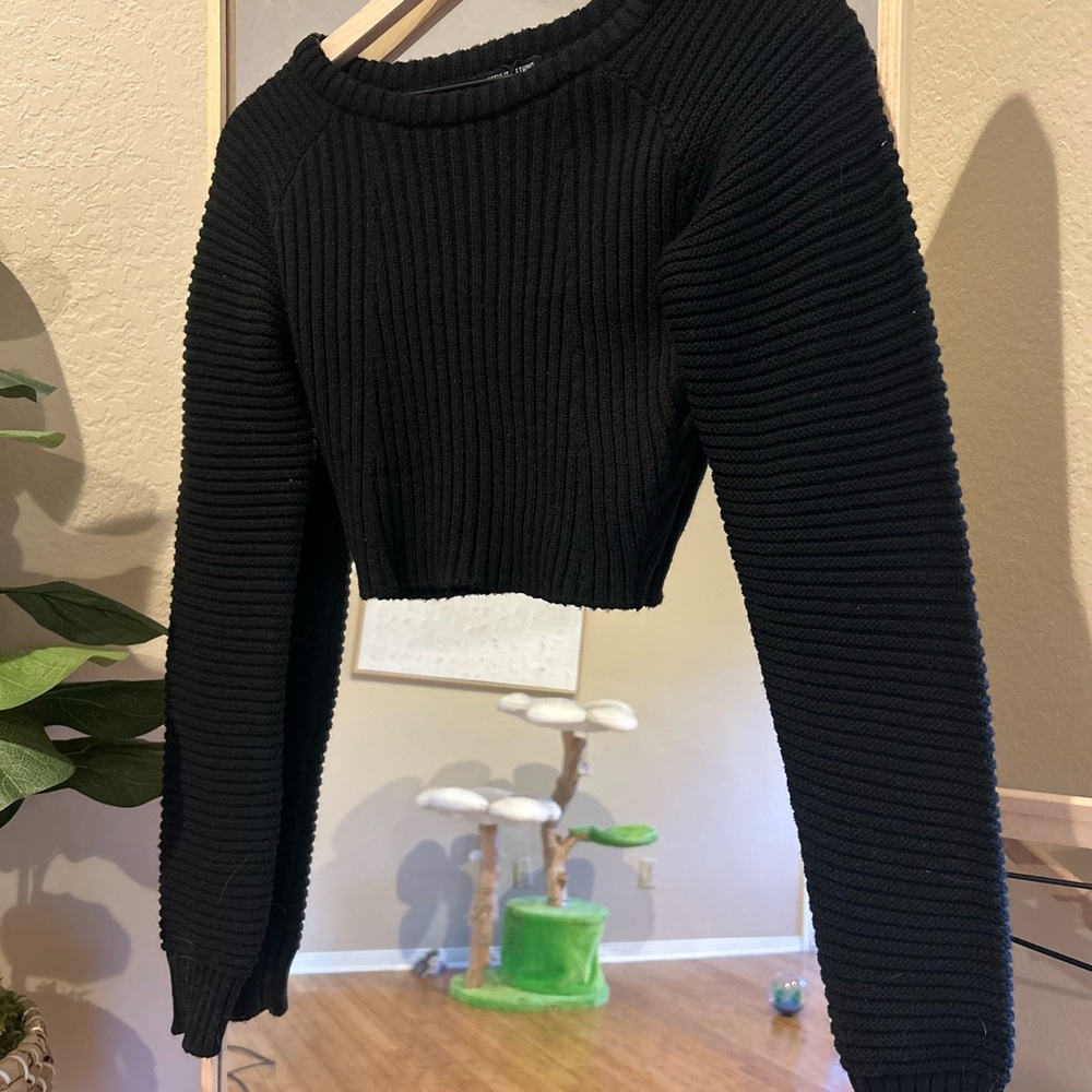Black Ribbed Knit Cropped Sweater